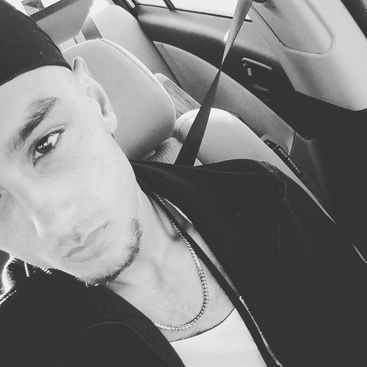 _The_Profit_'s tweet photo. I see the loom in ya eyes of despair I know u feel the need for the feeling that just ain't there. Cause I feel it dear. I feel it here. I feel it everywhere I go, like the chip on my shoulder, it won't disappear. I feel it here https://t.co/ztUvrREaIj