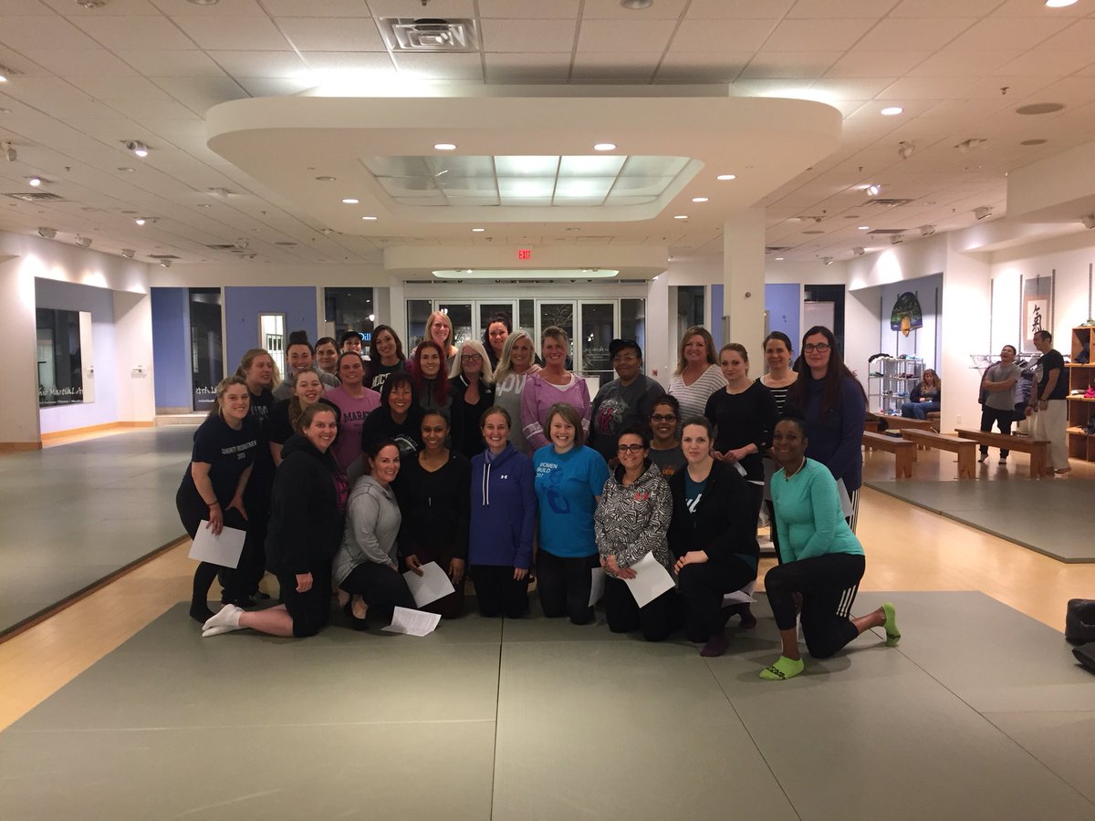 ups_hub's tweet photo. Toledo Area WLD self defense class! We punched, kicked, laughed and learned! @Gr8LakesUPSers #TogetherWeAreUPS https://t.co/8fSby60tXp