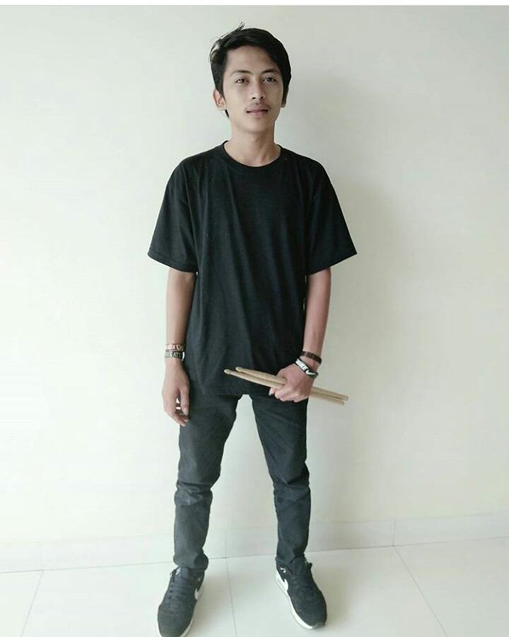 Innalilahi wa innalillahi roziun
Telah pulang saudara kita ayom suryo wicaksono ( phitix ) salah satu anggota kami kerabat depok .semoga amal ibadahnya diterima disisi allah dan semoga dkeluarga diberi kesabaran..amin ya roballalamin

Selamat jalan kawan

#kkd07berduka