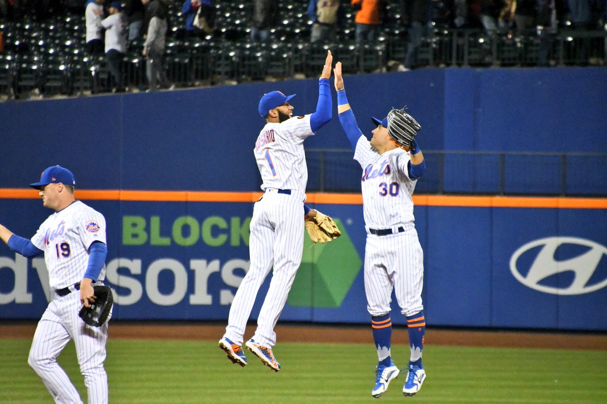 Up top! #MetsWin! 🙌 https://t.co/uFsx1Wu1yx