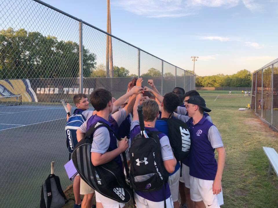 dhsfalcons's tweet photo. @DHSFalconTennis wins 5-1 over The Governor’s School and is 10-3 with final regular season match at Camden Thurs. https://t.co/D7l57f37x8