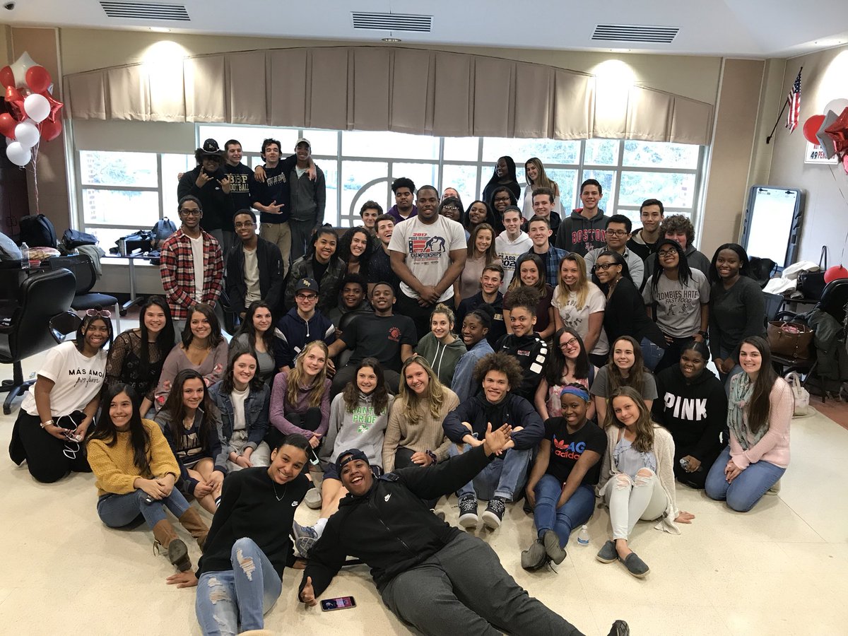 BBP_PEP's tweet photo. This is what culture looks like. This is what making connections looks like. BBP &amp; Amityville United for Cultural Diversity Day!!! So proud of these kids for challenging their judgements and assumptions. We are stronger together! #bbppep #upstanders #makingadifference @BBPSchools https://t.co/iDNM4Fb78m