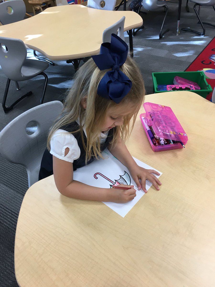 WKimbrellNCCAE's tweet image. What’s the weather today? We’ve been talking about the different types of weather ☀️⛅️☁️🌧❄️🌬💨: counted # of drops to fill 💧, created ☁️ pics &amp;amp; 🌧 ones too, conducted experiments 💡🔍, &amp;amp; thought about what to wear 🧤👢👖👚🕶. #ready4spring