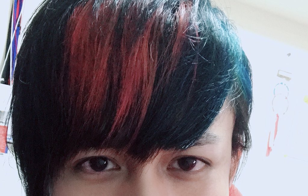 ぎこちゃん 昨日 幼馴染に髪の毛をやってもらった 明度上げると青い幅増やしたのがわかるが 未だに髪のセットがうまくいかない ぎこちゃん 昨日 幼馴染に髪の毛をやってもらった 明度上げると青い幅増やしたのがわかるが 未だに髪のセットがうまくいかない