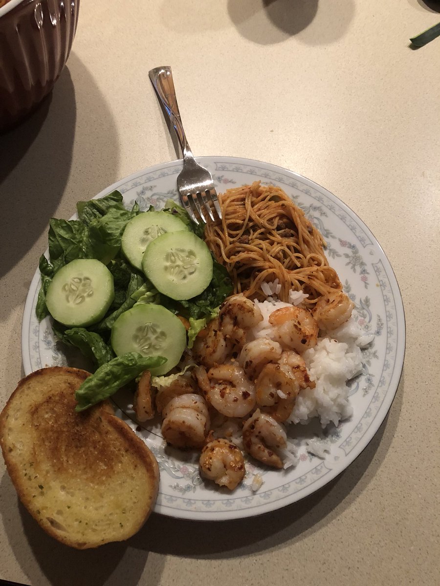 amazing_mc's tweet photo. That post 12 hr shift meal 😋 ima sleep soooooo good after this. #igotdown weird ass combos tho lol https://t.co/MtN2YswCHh