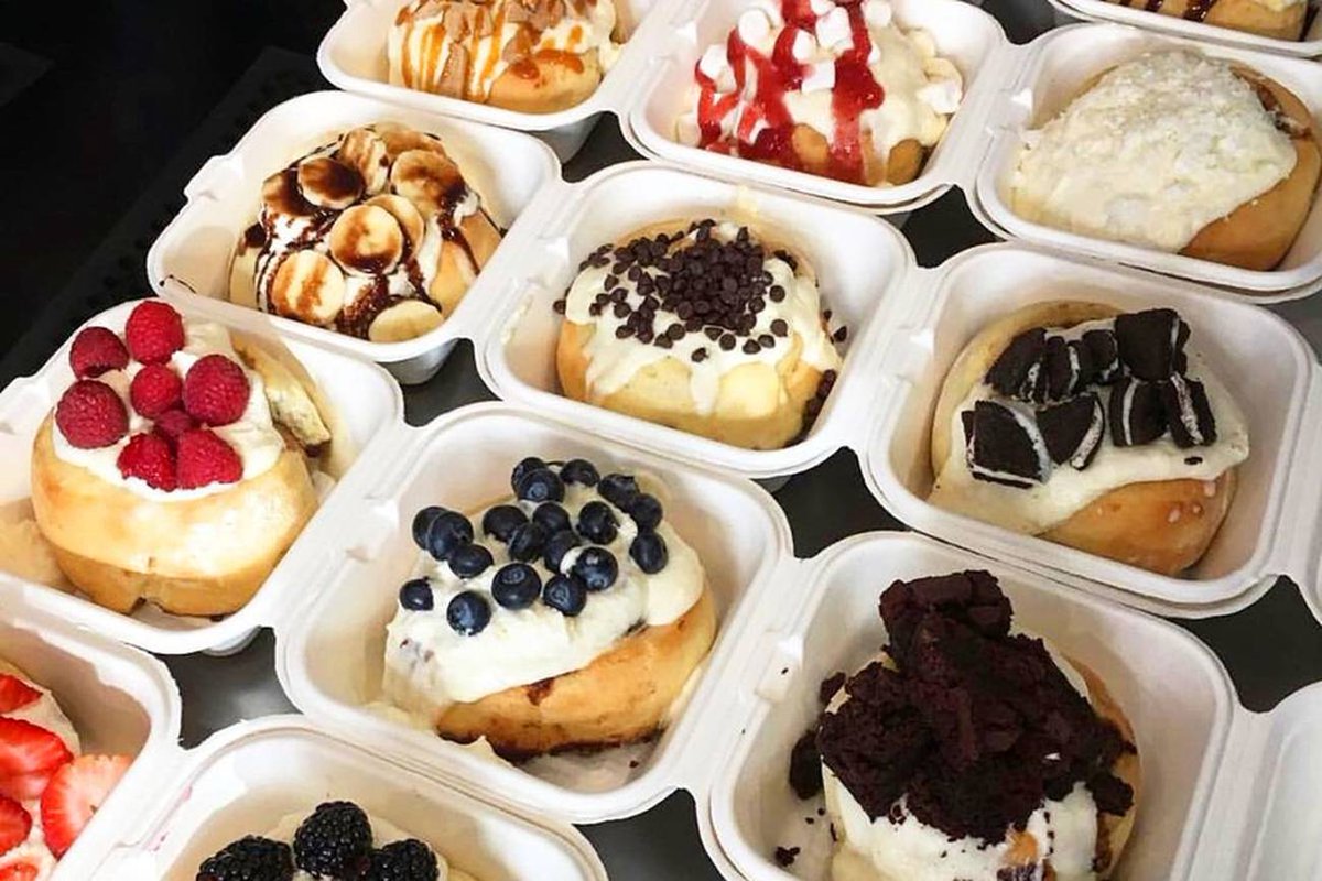 blogTO's tweet image. Vegan cinnamon bun chain Cinnaholic is opening in #Toronto bit.ly/2GYlATL