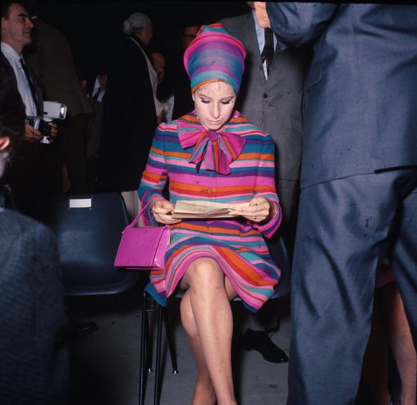 QUEENBSTREISAND's tweet photo. Barbra Streisand reading https://t.co/O3osJQ7wpa