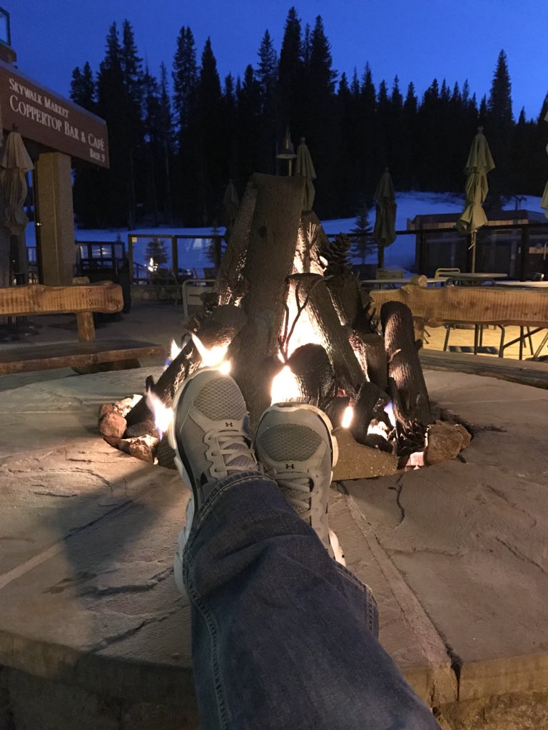 ajourneytoFI's tweet photo. Enjoying time off with the family. Place is pretty empty so can’t beat a low season vacay! #Familytime #vacation #leaveworkbehind https://t.co/L0PVh544w3