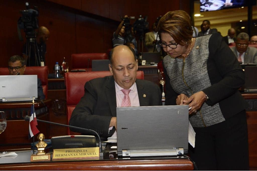 Sesión del día de hoy #JuntosVamosPorMas #LuisReneCanaan #NuestroSenador #PorUnaMejorProvincia #Dm20Lr20