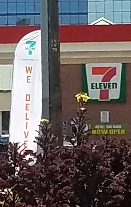 DaddyScience1's tweet photo. If you cannot get up and go to one of the four or five @7Eleven's within a mile of your house or apartment, then you have officially become one of the most #lazy out of all of the laziest people on the entire planet. #conveinence https://t.co/IEMlP3qpkP