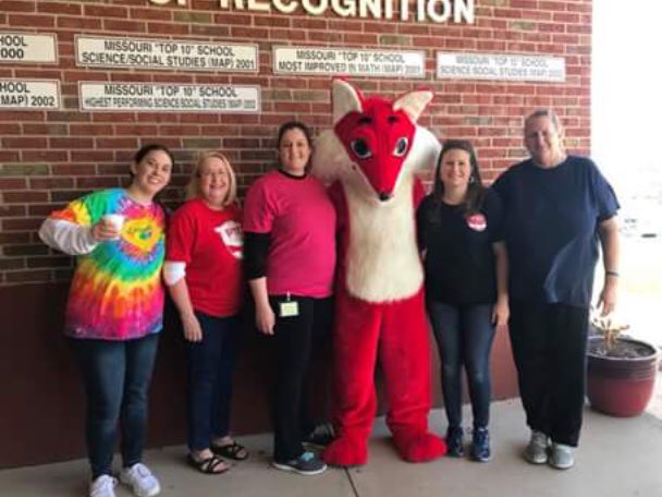 FoxElementary's tweet photo. Thanks to the FES PTO for the delicious snow cones today. Special treat for reaching our Box Top goal! #KeepClipping! https://t.co/yiefPa7kQX