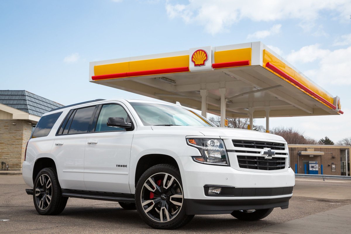 verge's tweet photo. Chevy owners can now pay for gas from inside their cars https://t.co/dxj41Xv5aR https://t.co/YDGMQWawLh