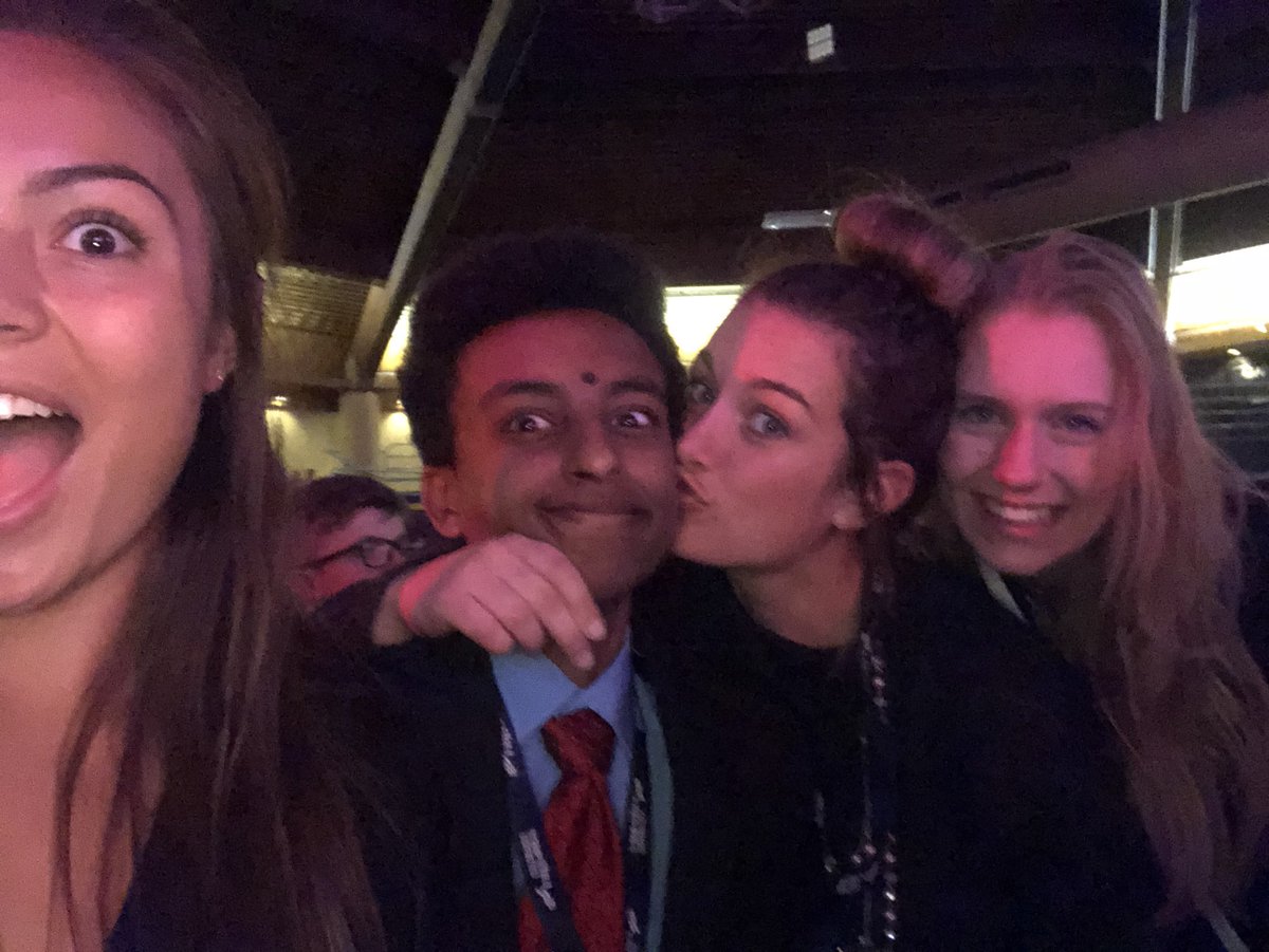 rachdehart_'s tweet photo. #coslc18 FBLA kids wildin https://t.co/pL5mOJF714