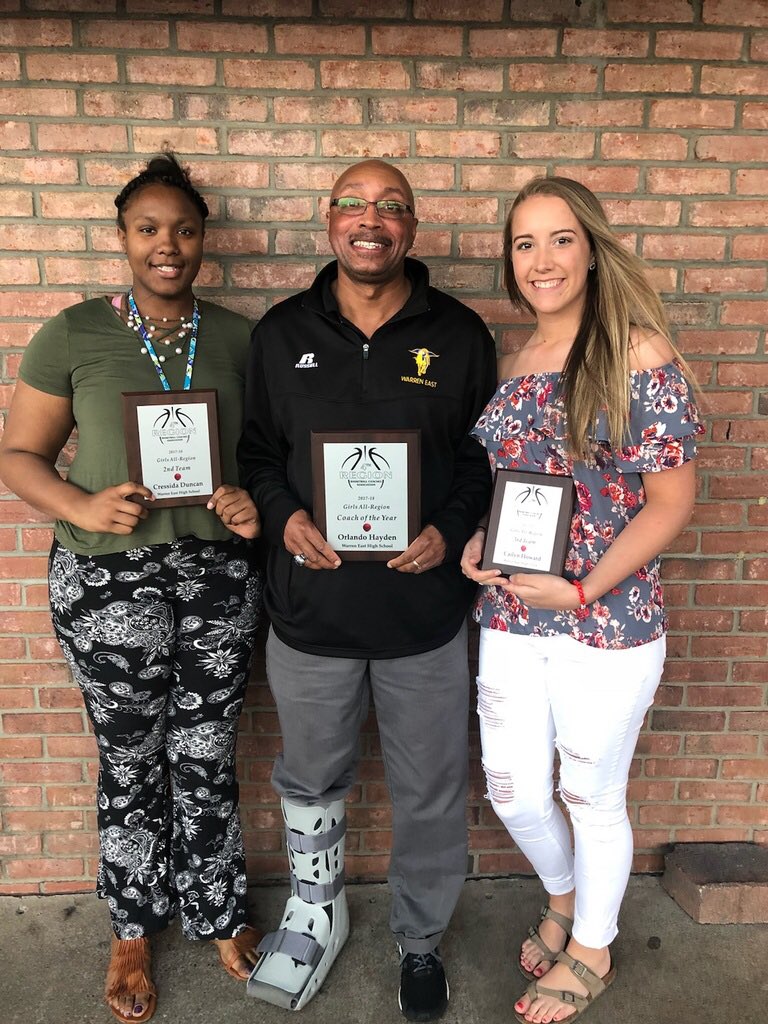 Warren East Lady Raiders @ the 2018-2019 Girls 4th Region Banquet. Cressida Duncan 2nd Team All Region Cailyn Howard 3rd Team All Region Orlando Hayden 4th Region Coach of the Year. Great season 🏀