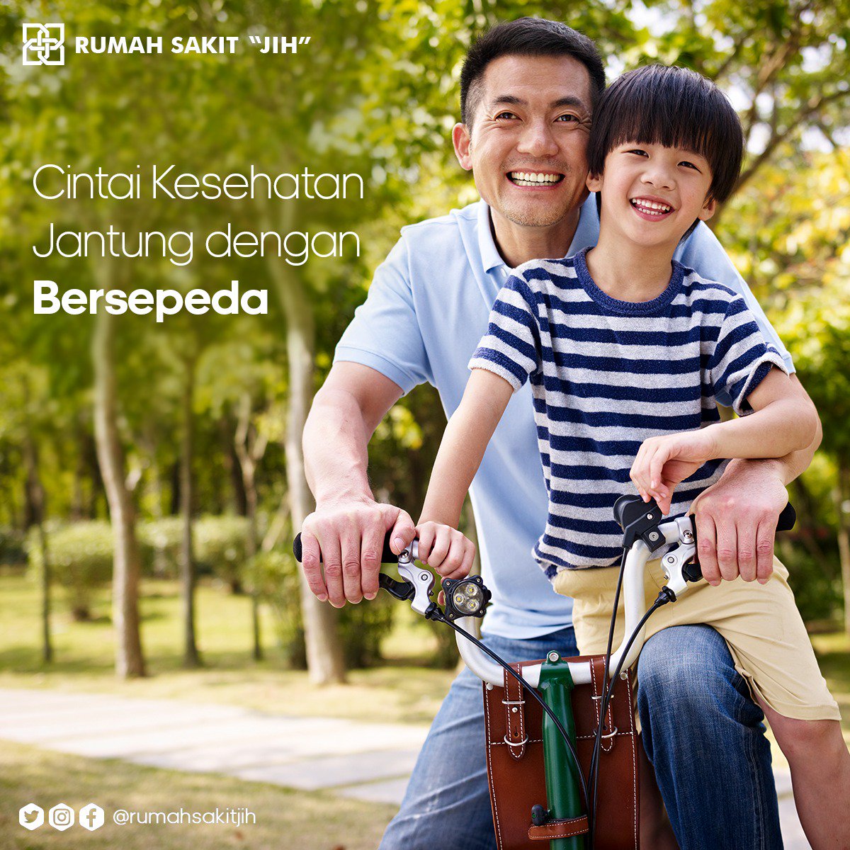 Отец и сын казахи. Мама папа сын на море фото. Отец играет с сыном. Отец и сын филиппины. Отец и сын филиппины.