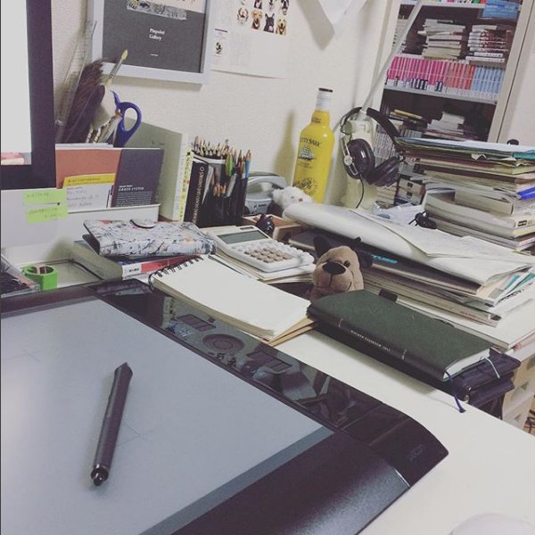 UNDY_me's tweet photo. @mao_hagi 理想(もはや半年前...)と現実をお納めくださいm(_ _)m #freelance #myroom #myroomview #フリーランス #整頓デスク羨ましい https://t.co/Nh0CjZk1bm