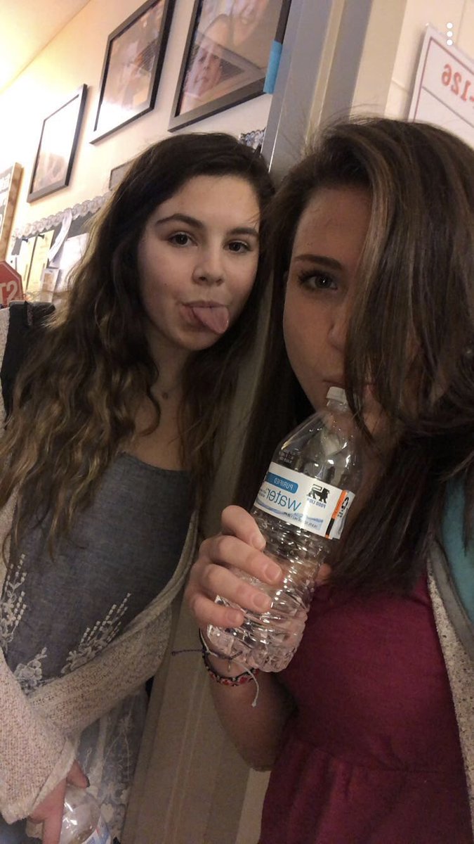 AshleyYurich's tweet photo. almost did this too late sorry bb but happy birthday livy love u ❣️❣️ https://t.co/ZFtGJ45kbK