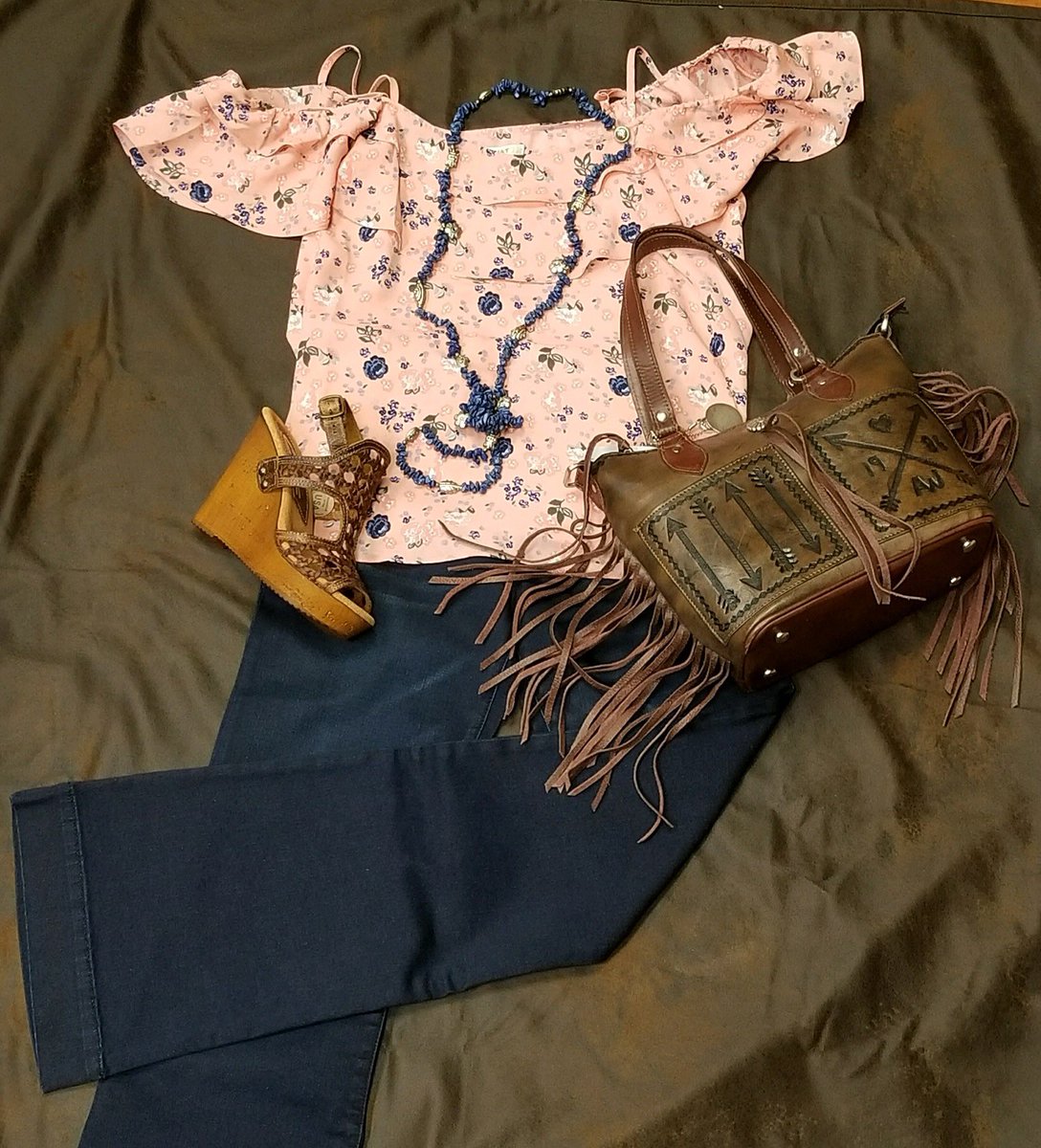 BillysWestern's tweet photo. Wrangler trouser pants, ariat cold shoulder top, Sbicca Macos wedges, Be Elegante necklace and American West purse.  #SpringSaleandClearance https://t.co/rlzBBWruzJ