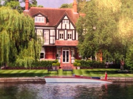 VickiLThompson's tweet photo. @jk_rowling Just saw that Toad Hall that inspired The Wind in the Willows is for sale. If you bought it and turned it into a B&amp;B, readers and writers would flock there! https://t.co/SPBUTsw0HW