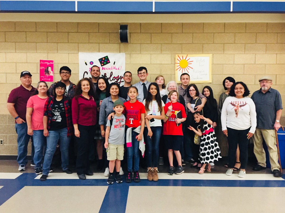 NISDStevensGT's tweet photo. The best part of ISM presentation night is seeing the support from family, friends, faculty, and professionals in the community! #ismrocks #youshouldbehere #askmeaboutism #stevensinspired https://t.co/qPUaEMkFs9