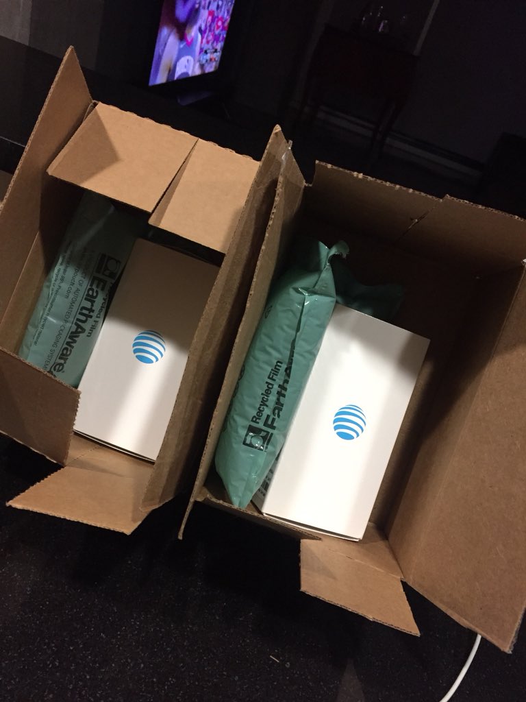 tatumcap's tweet photo. 2 replaced iPhones in 3wks 1st had no blutooth or WiFi and 2nd nobody can hear me 🤬🤬#thanksat&t #at&t #apple #groan https://t.co/1UFHpI4mtL