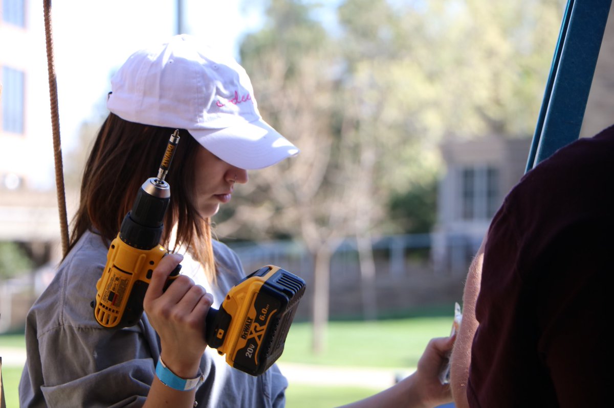 Have you ever imagined what the “best workout shack” would look like? Well, here it is! We had a blast creating a castle with the men of ΦΔΘ and winning the “best workout shack” award! 💕
