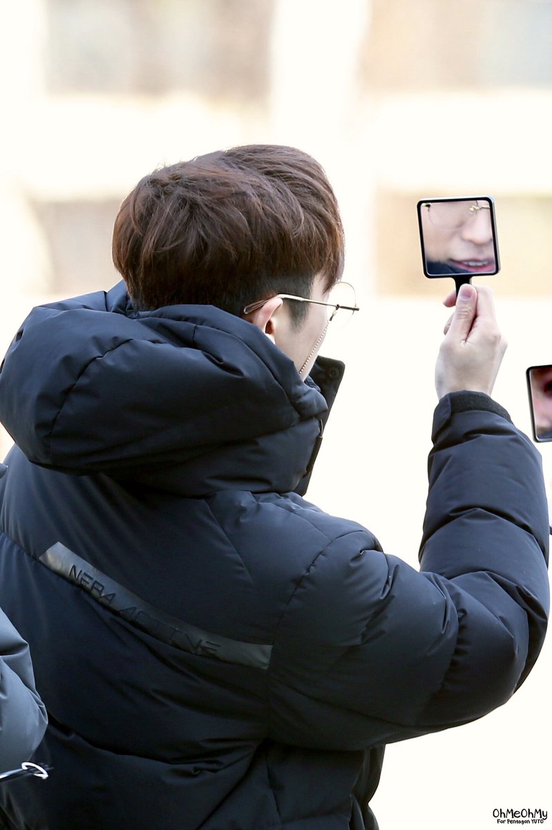 DbHcRM5V4AEksbD?format=jpg