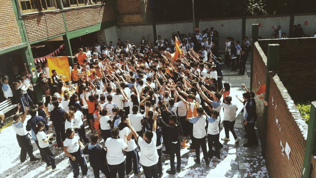 belgonnnzalez's tweet image. Los nervios y las ansias sobraban hoy,la espera de saber los resultados nos mato a todos,pero no hubo nada mas lindo que saltar y gritar de la alegria de saber que el esfuerzo de cada uno valio la pena.A seguir sumando experiencias #LN2018