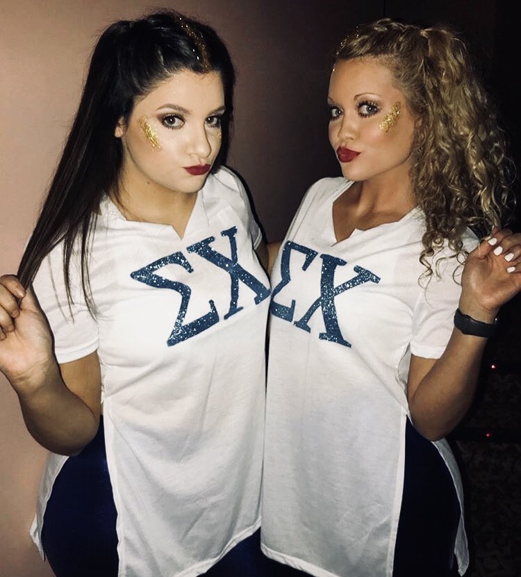 agdtroy's tweet photo. We are loving Derby Days 2018!!💙🐎 https://t.co/SXQmLQPQn8