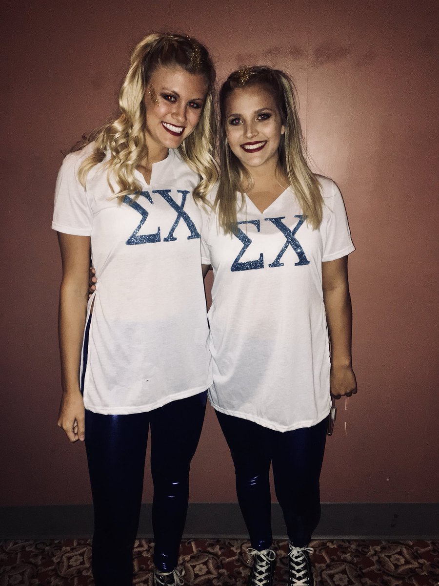 agdtroy's tweet photo. We are loving Derby Days 2018!!💙🐎 https://t.co/SXQmLQPQn8