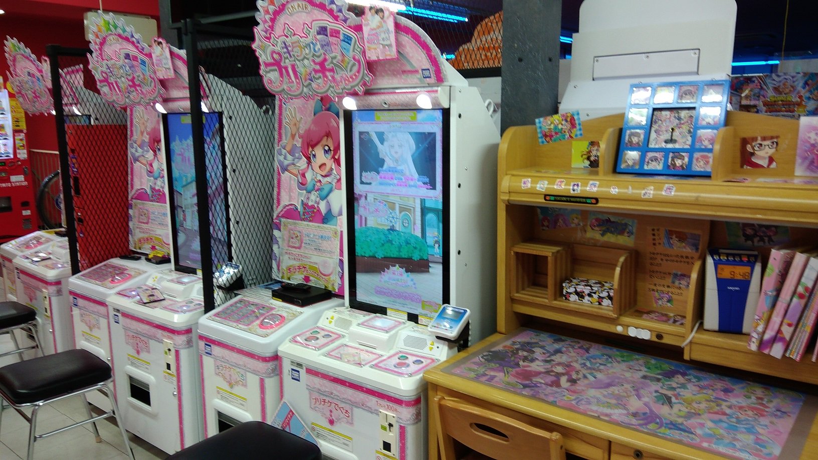 プリパラ、プリチャン 筐体プリチケ タカラトミーアーツ、アーケード筐体『プリパラ』と『キラッと