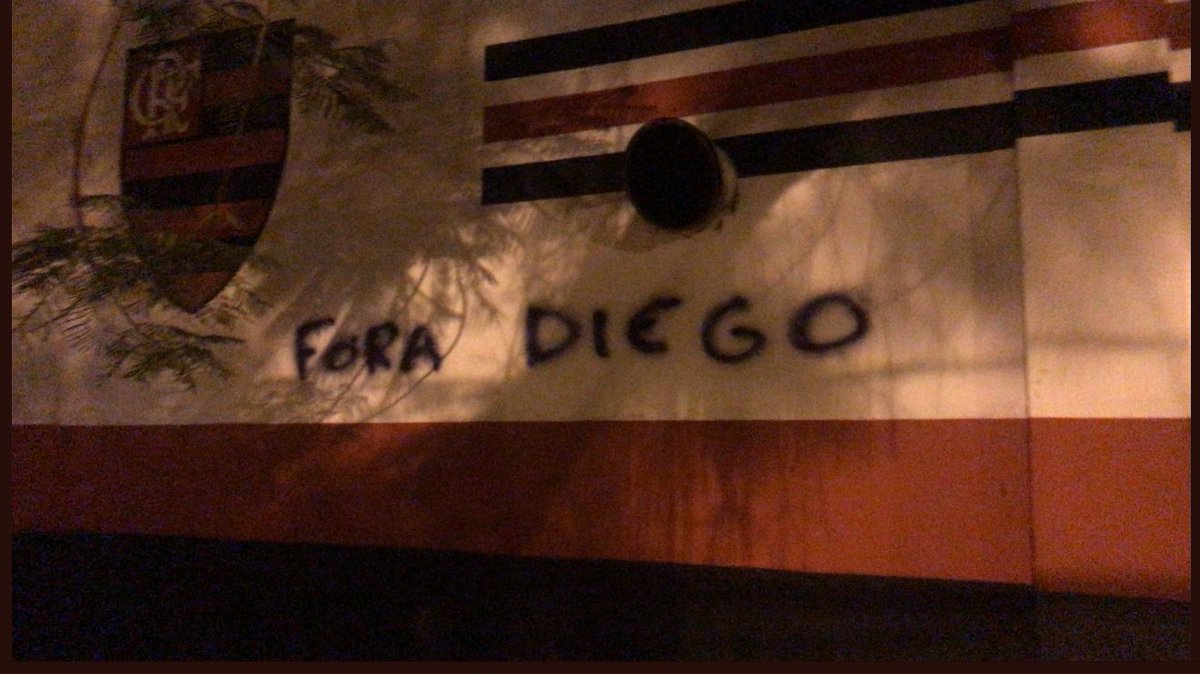 ultras_1895's tweet photo. Não concordo com a depredação do nosso clube, mas entendo a revolta.
#FLAxSFE #Flamengo #JoNoPorchat #ForaDiego #ForaEBM #RenunciaEBM #Flamengo #RNsegueRN #FlaBasquete #ForaEBM #ForaFredLuz #NãoAoFutebolModerno #Ultras #ArquibancadaResiste #CRF #QuintaDetremuraSDV #ForaArão #SDV https://t.co/hVAFeoMWES