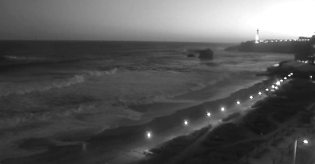 PNerval's tweet photo. Biarritz 19 avril 2018 06h57
Excellente journée pour tout le monde 🤗
Bises à la gent féminine 😘 https://t.co/07zMmnyCSY