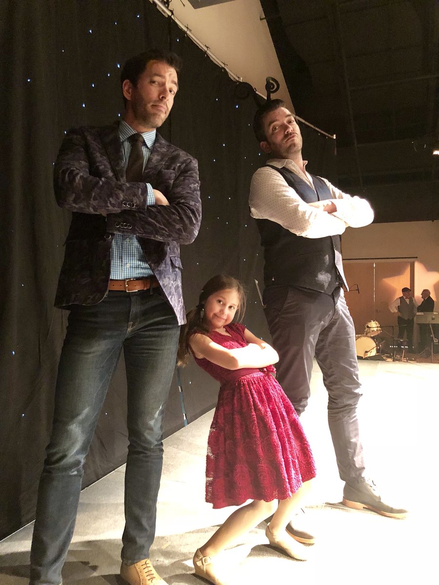 MrDrewScott's tweet photo. I was inspired tonight by all the amazingly talented kids at the Theatre Bug fundraiser. Thanks to everyone who supports the performing arts for kids🙏❤️ #BugBall2018 https://t.co/agFBfguQol