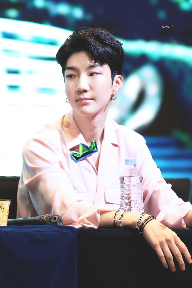 sh_momo_'s tweet photo. ➖HQ
참 잘 생겼다,,,

@official_hoony_ 
#이승훈 #위너 #seunghoon #hoony https://t.co/3jVoTpod2y