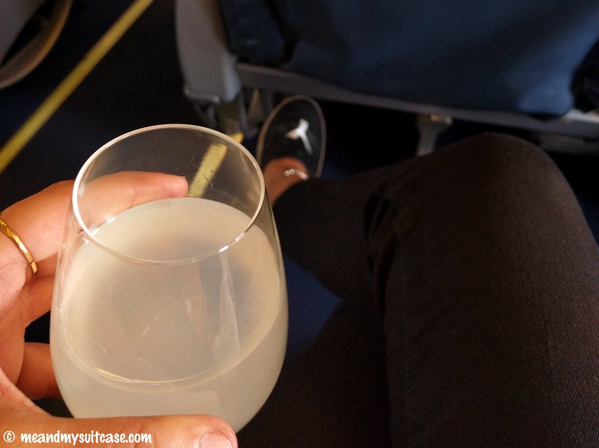 junkkDNA's tweet photo. When I travelled business class for the first time. A different &amp; good experience with @jetairways ..Blog coming up soon, till then sharing a few pictures! 

#travel #meandmysuitcase #Aircraft #jetairways #premiereclass #flybusiness https://t.co/loJw3XeFa2