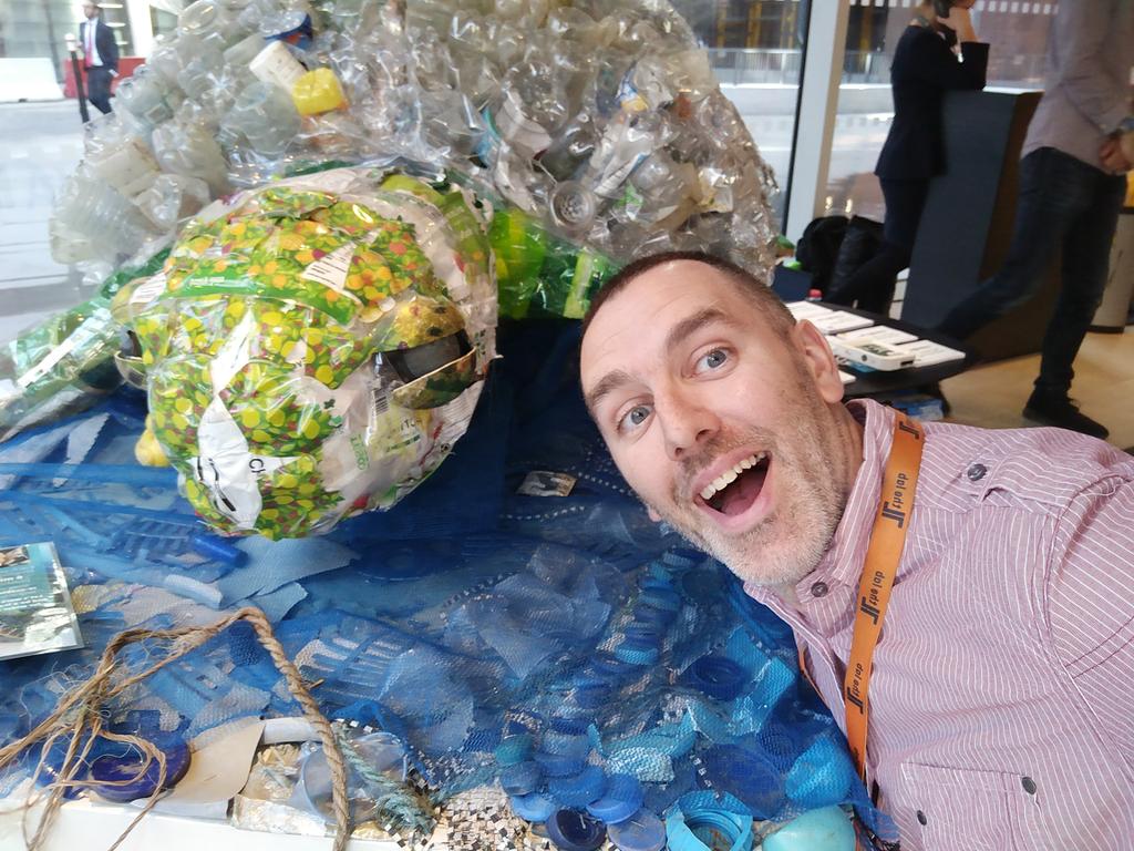reynoldio's tweet photo. Me and my mate Shelley! #PlasticTurtle https://t.co/Ii3LN4z3r7