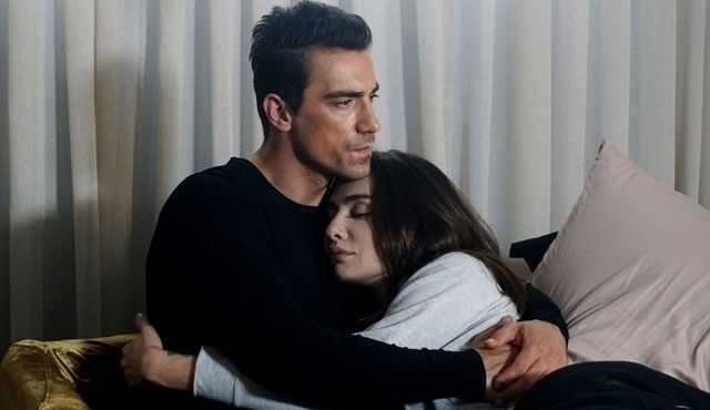 raninitv's tweet photo. ÖZEL | @AysegulKebeli yazdı: Bir dokunuştur tango! https://t.co/sZ7gLJ3O2R #SiyahBeyazAşk #RaniniTv https://t.co/SLCyvbsgFo