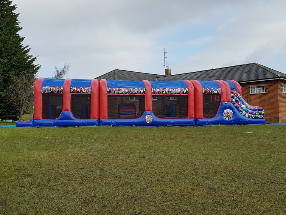 Partytimedurham's tweet photo. The sun is shining ☀☀☀ time to get booking your bouncy castles and games for birthday parties, fun days and events  🎉🎉🎉
We have so much variety and something to suit all ages and occasions.
💻 https://t.co/QvCxeWqJuF 
📞 07748 469589
#summer2018 #fetes #fundays #school #fun https://t.co/I1wt8At6NR