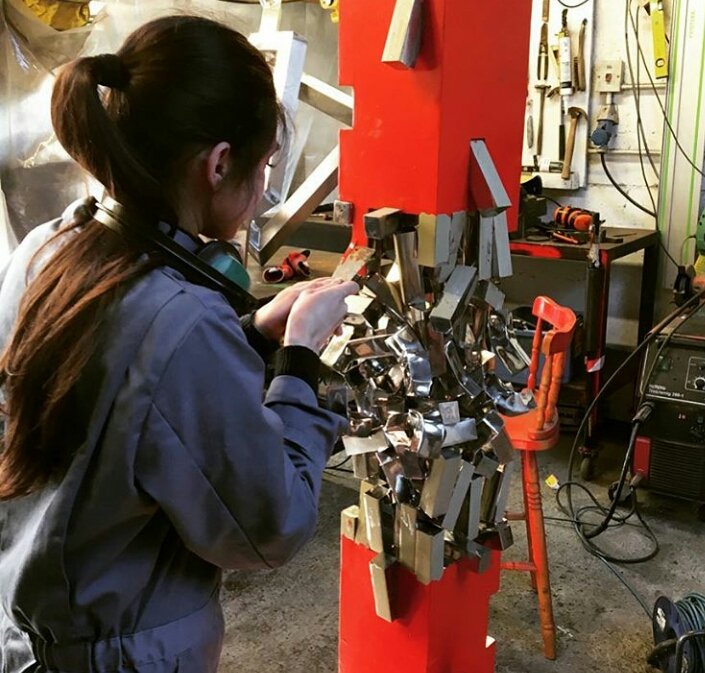 PMSA_Sculpture's tweet photo. EXCITED to launch OUR #PMSAmentoring! Student @learosekara BA #BathSpa had a great #studiovisit with her #PMSAmentor @jrewild VPRBS preparing his work for re-painting LOOK out for her BLOG COMING SOON! #PMSAeducation #PMSAstudentmember https://t.co/AQSW79Fg8z