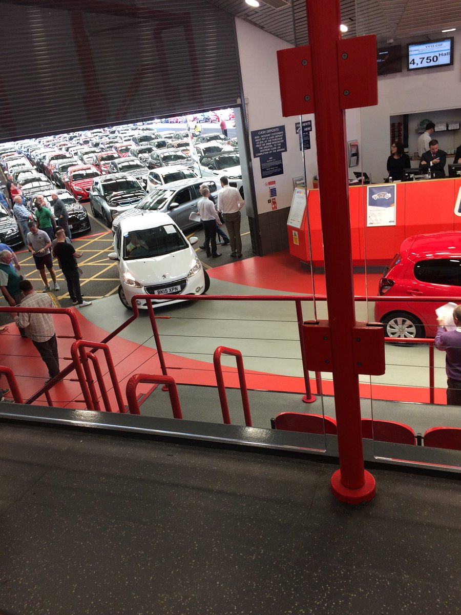 JBrown_GG's tweet photo. Over 1100 cars for sale here @BCA_Auctions Bedford today and a decent turn out from The Trade🙂 @GlassGuide https://t.co/FuDUbuSXWC