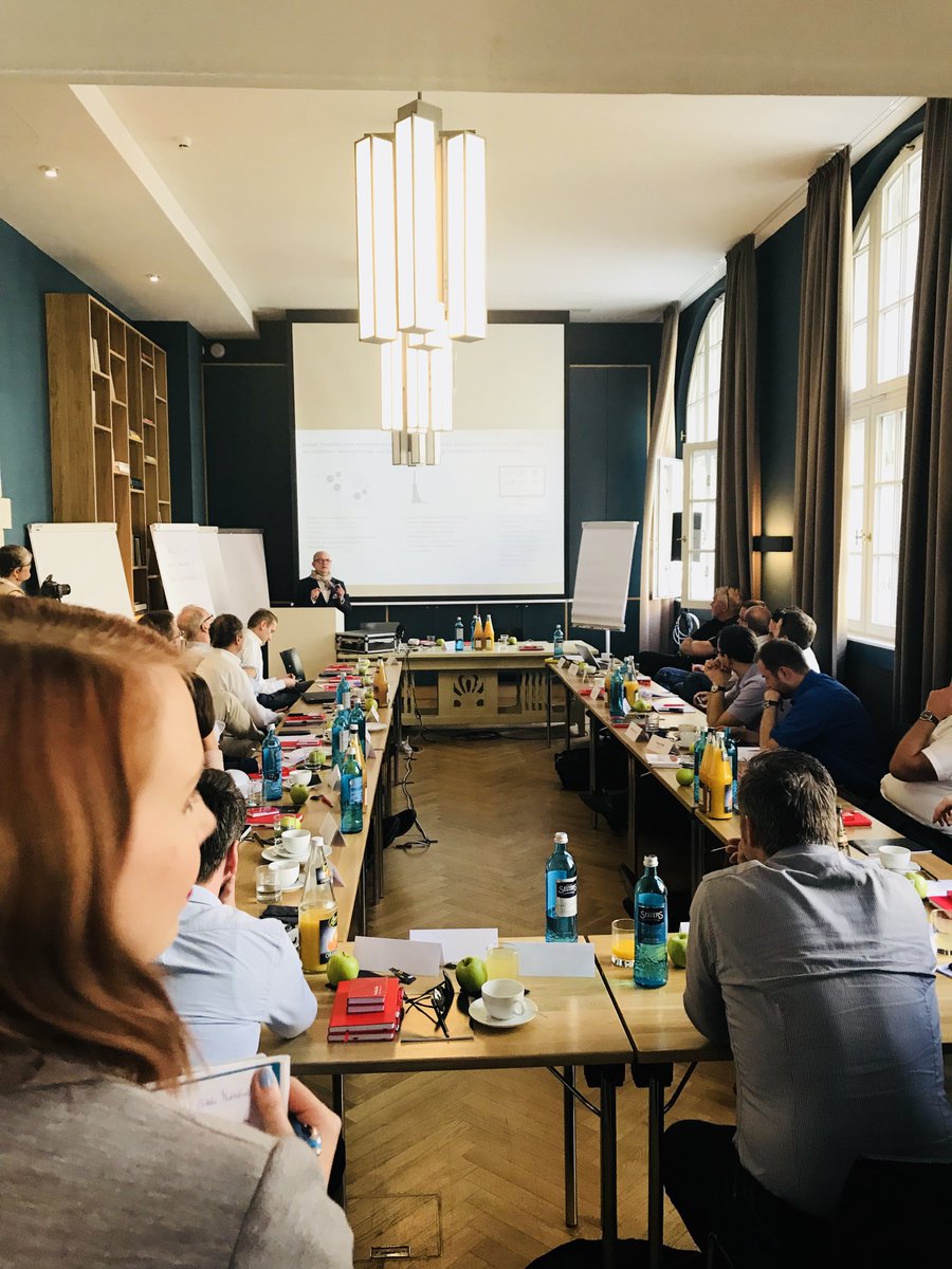 Amazing talk at #BonialFutureLab. Psychologist Johannes Schneider taught 30 people to think about Neuromarketing and codes. The audience was captured by this incredibly entertaining presentation. So good!! #BonialFutureLab #retail