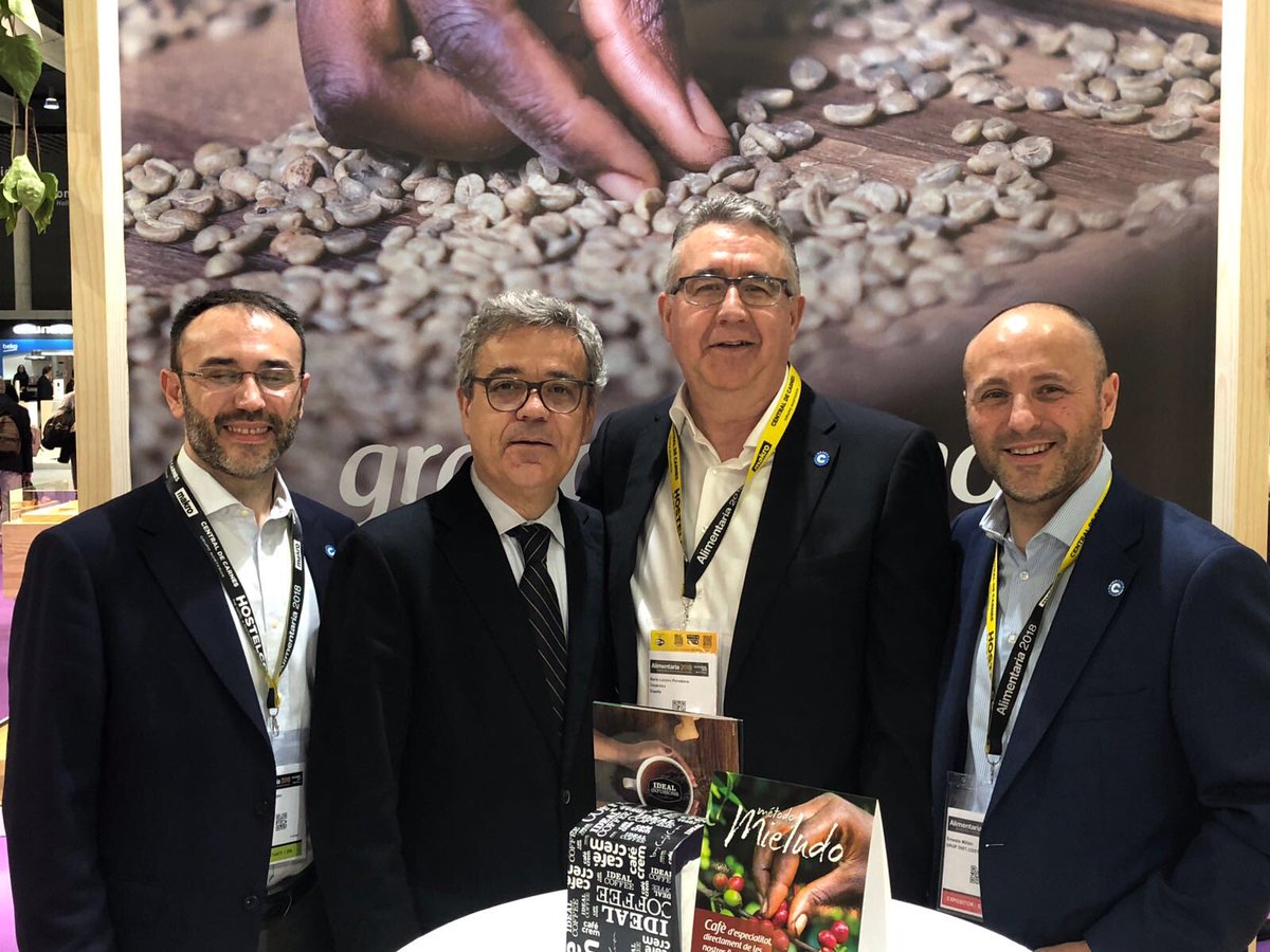 COSERAL's tweet photo. Visitamos el Stand de @bycafecrem en @AlimentariaBCN . Café Mieludo de la mano del maestro tostador @croscrem
#Cafe #Alimentaria2018 #Restaurama #Hosteleria #CafeDeFincas #CafeCrem #IdealCoffee #IdealCoffeeMieludo #Coseral https://t.co/uF3vN69Zwe