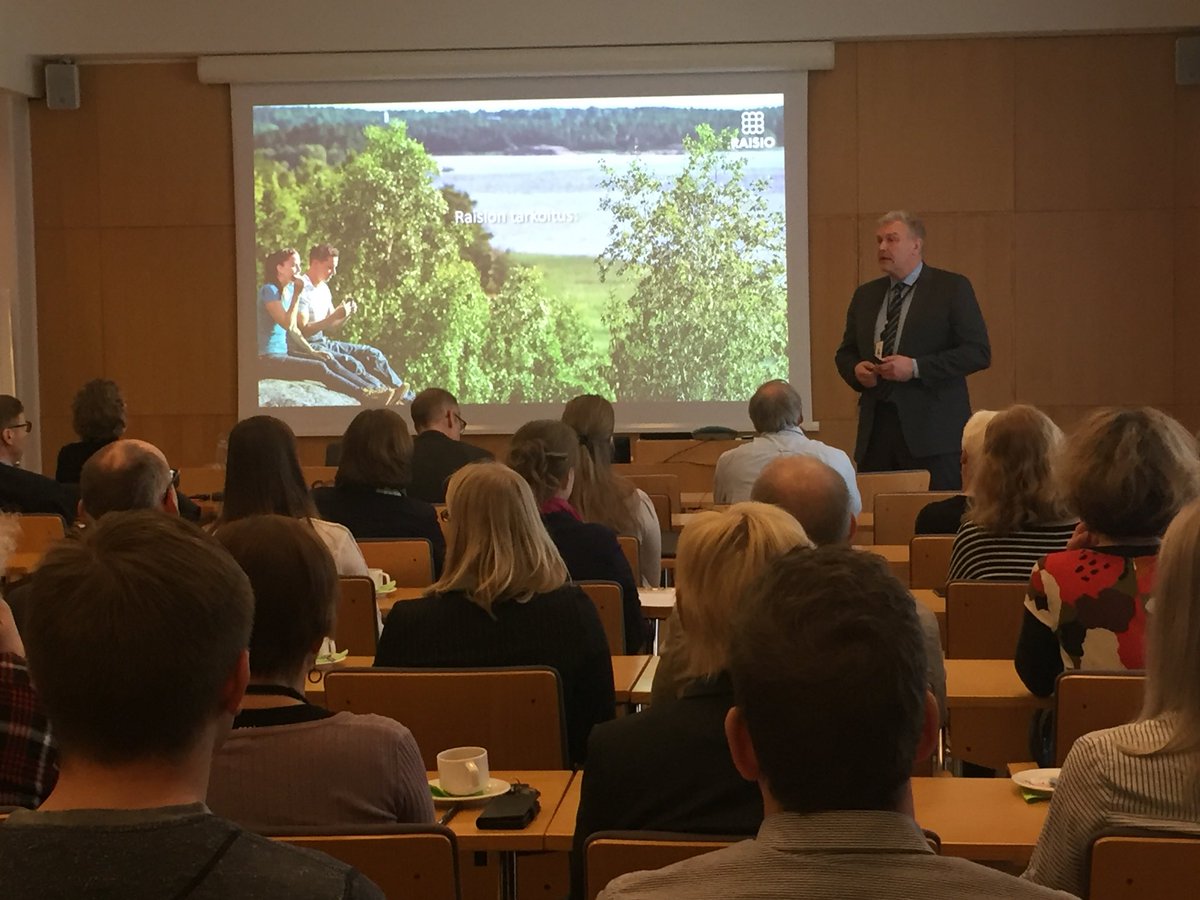 RaisioPlc's tweet photo. Raisio Oyj:n Tutkimussäätiön seminaarissa pohditaan tänä vuonna proteiinin merkitystä ravinnossa ja valkuaisomavaraisuutta rehujen tuotannossa. @PekkaKuusniemi toivotti seminaariväen tervetulleeksi. https://t.co/CvIXnhMDBh