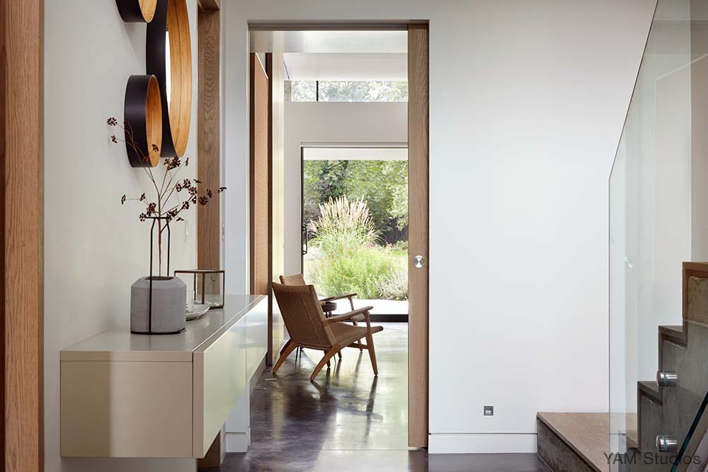 yamstudios's tweet photo. From the entrance into kitchen, still loving the CH25 chairs β€οΈ
#YAMProjects #Interior #Design #Architecture #NewBuild #London #CH25 #HansWegner #Concrete https://t.co/q26OaqYphx