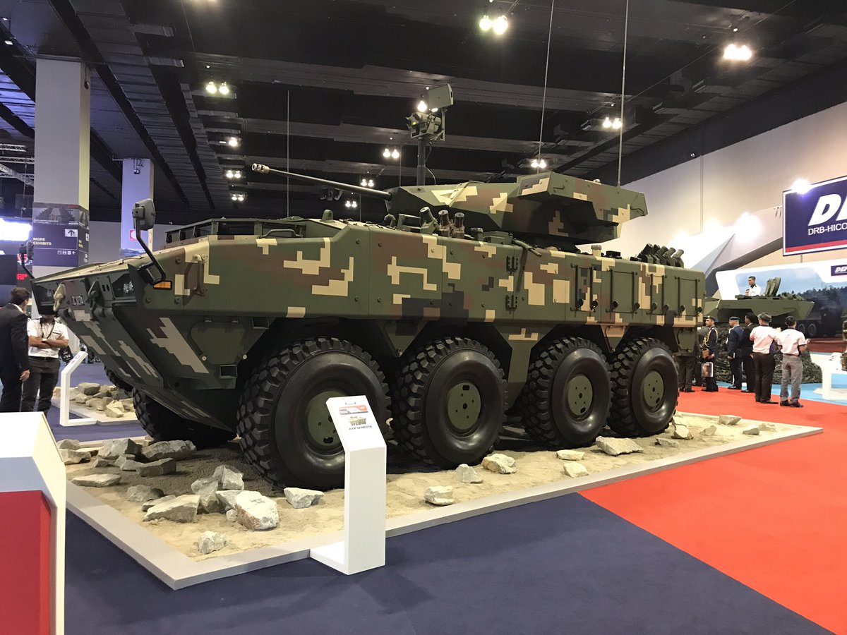 MINDEFMalaysia's tweet photo. Antara aset-aset ketenteraan yang dipamerkan di Mitec, Kuala Lumpur sempena #DSA2018 &amp; #NATSECAsia2018 #30yearsofDSA #Day4 #hebatkannegaraku https://t.co/udn4RdCGPu