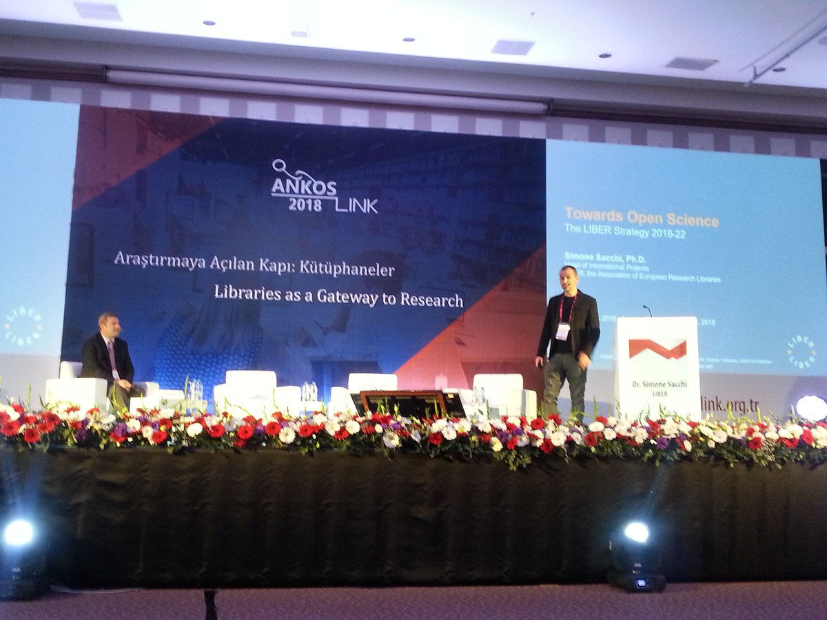 PervinBezirci's tweet photo. #AnkosLink2018, Deniz Baltacı moderatörlüğünde , Dr.Simone Sacchi LIBER Açık Bilim Stratejisini anlatıyor... https://t.co/UvppcsWuQH