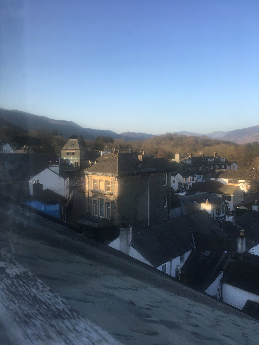 Wainwright_Pub's tweet photo. Looks like a belter in Keswick! Boots on folks. @CumbriaWeather   #NotJustLakes https://t.co/vGn7gLmN8j