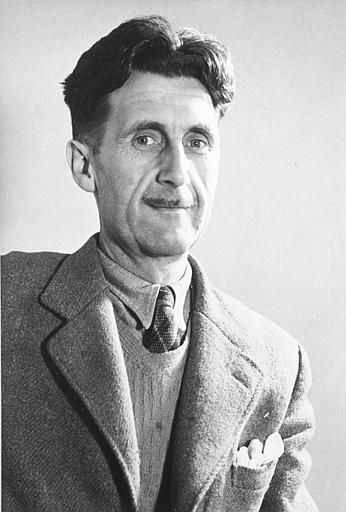 Önemli olan yaşamak değildir, başarmak hiç değildir. Önemli olan insan kalmayı bilmektir. 

George Orwell