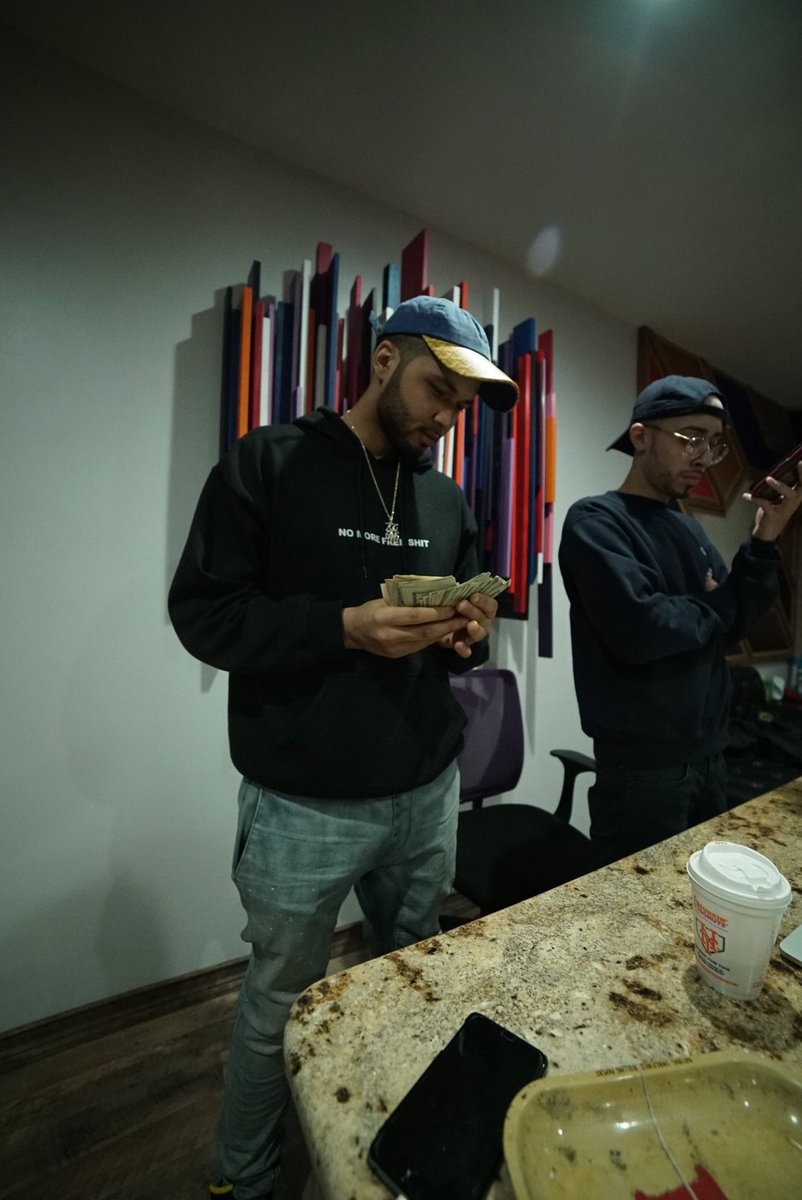 SKOOBBB's tweet photo. REGULAR NIGHT AT THE STU WIT THE BROS @MixedByTheBest @fettywap #THELOUDPACK #ZIPLOCGANG #ZOOGANG1738 #934musicstudio https://t.co/qg2orFmGIp